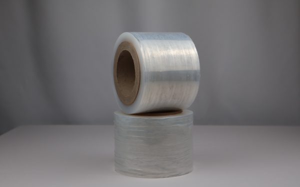 Horizontalwickler mit Stretchfolie für ressourcenschonendes Verpacken